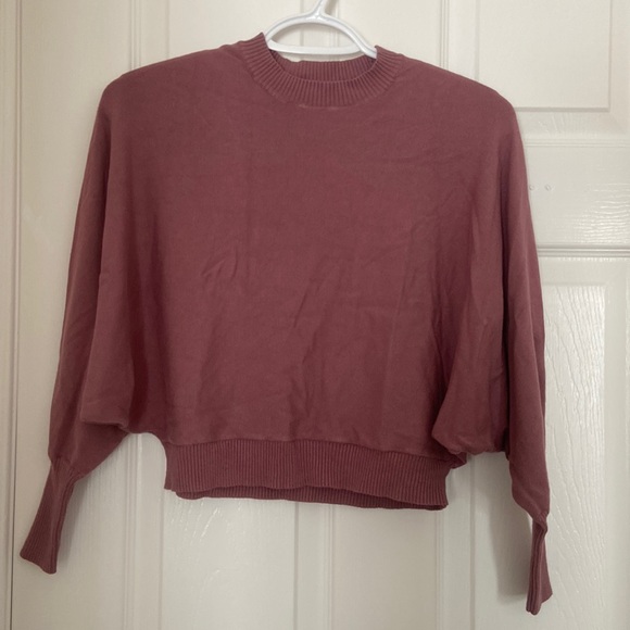 Size XS RW&co batwing sleeve sweater - Picture 1 of 3
